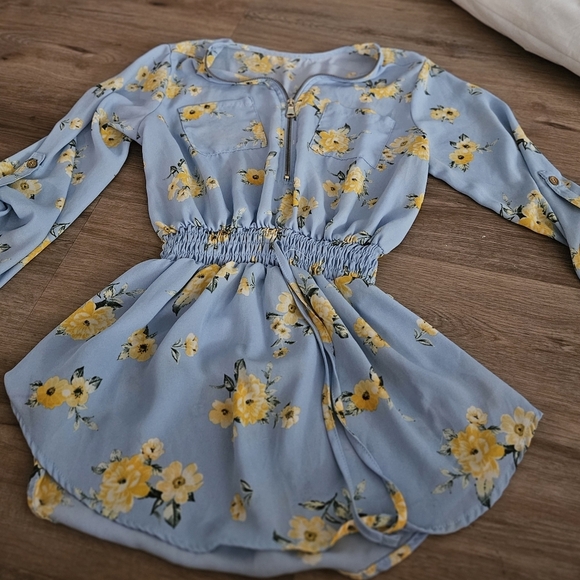 Floral Blue and Yellow Ladies Top - Picture 1 of 3